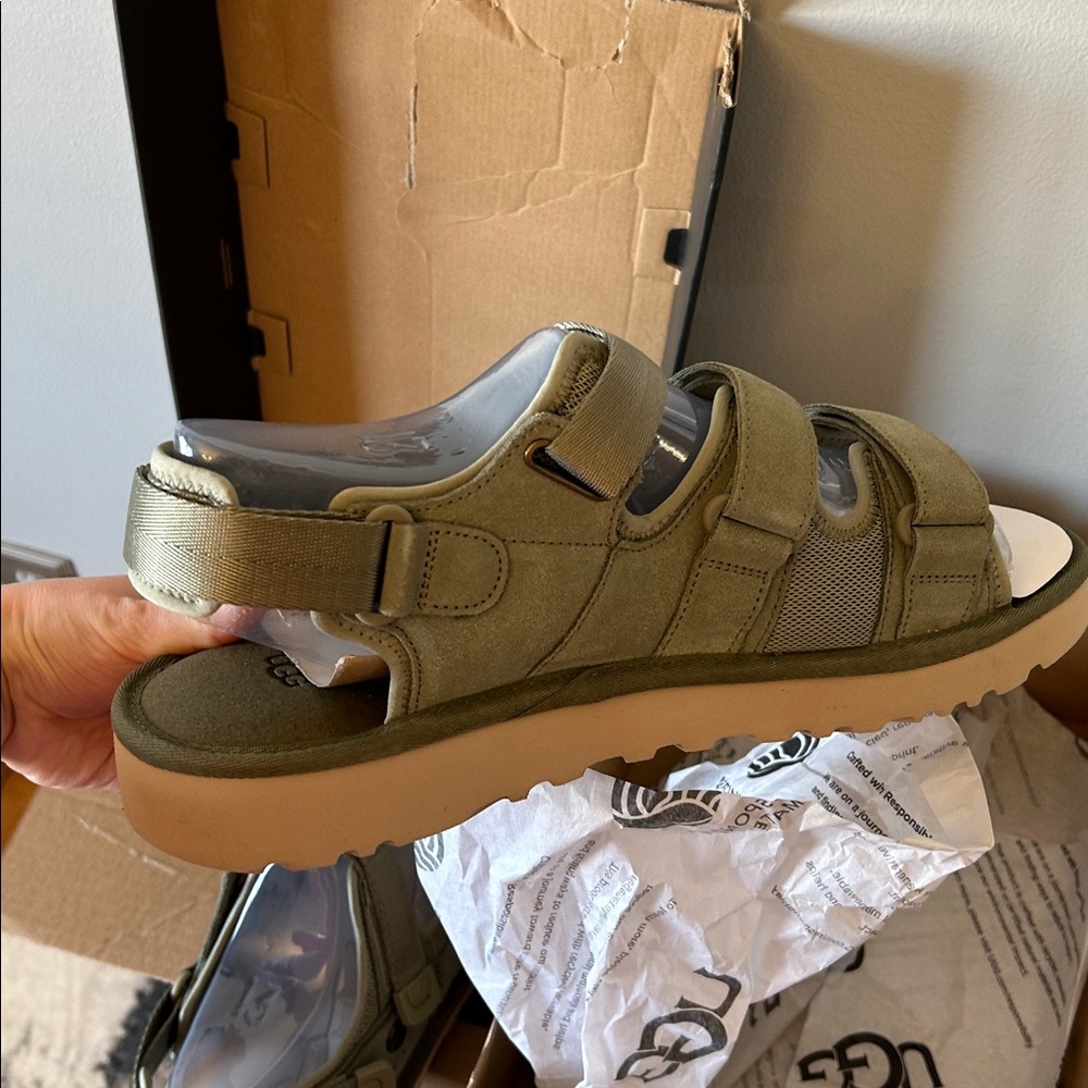 UGG Men's Khaki Strap Sandals - Picture 4 of 4